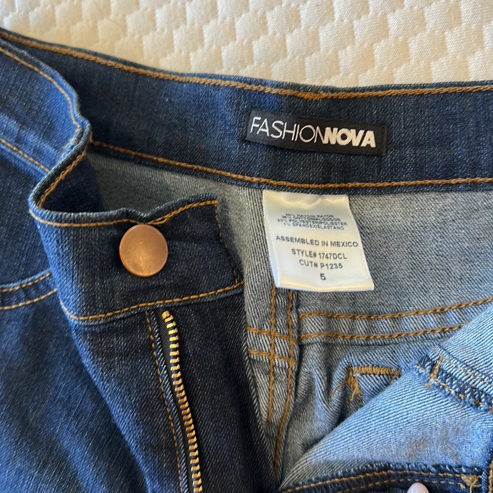 Blue jeans - Picture 3 of 3